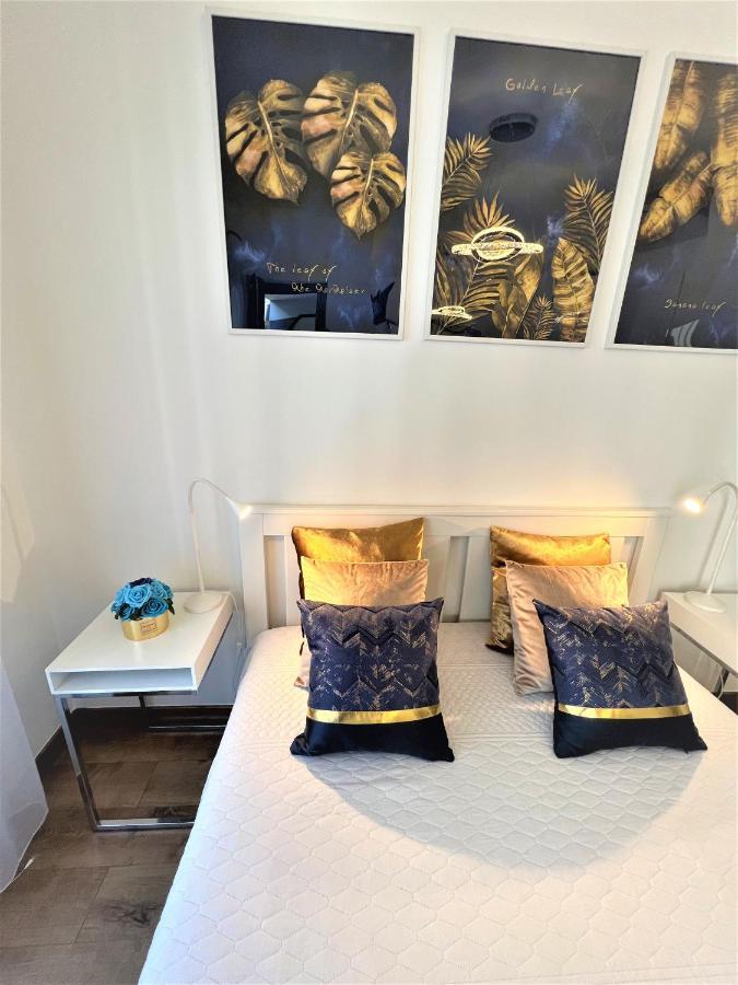 Luxe Central Studio With Pool, Parking & Ac Budapest Exteriör bild