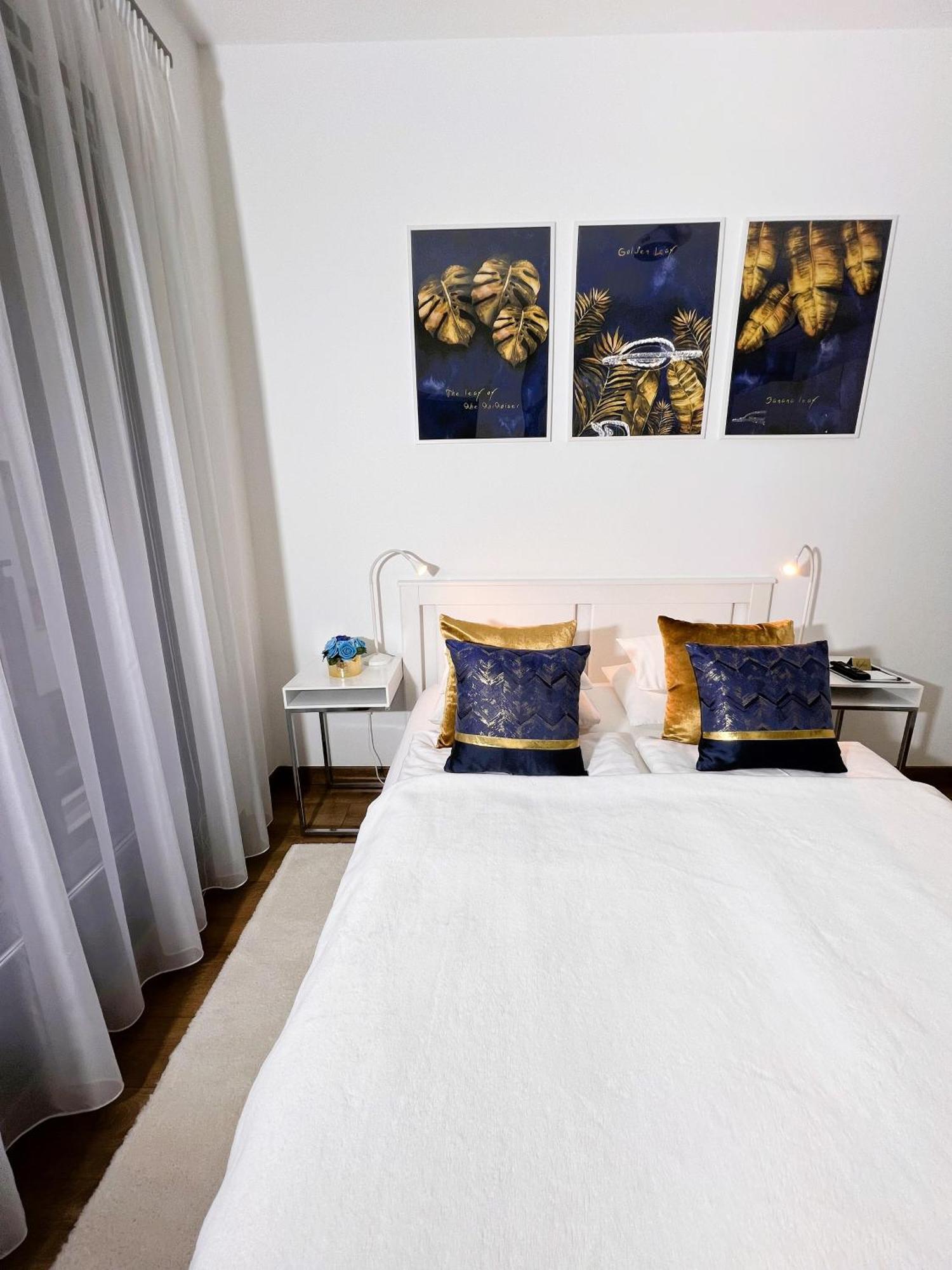 Luxe Central Studio With Pool, Parking & Ac Budapest Exteriör bild