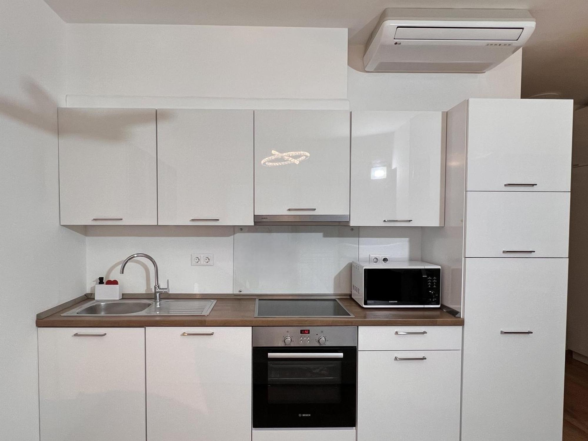 Luxe Central Studio With Pool, Parking & Ac Budapest Exteriör bild